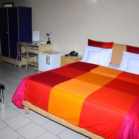 Hotel Saint Thomas โลเม ภายนอก รูปภาพ