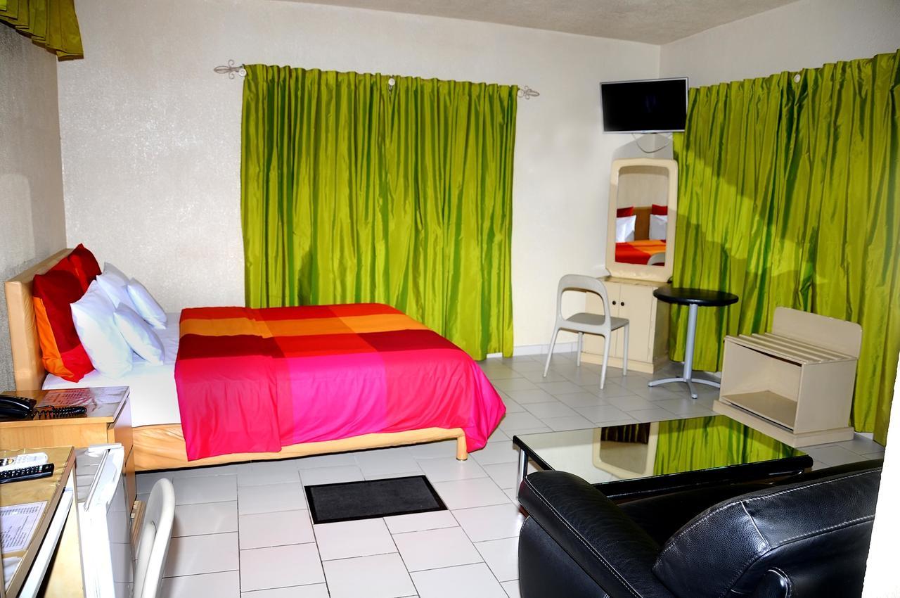 Hotel Saint Thomas โลเม ภายนอก รูปภาพ