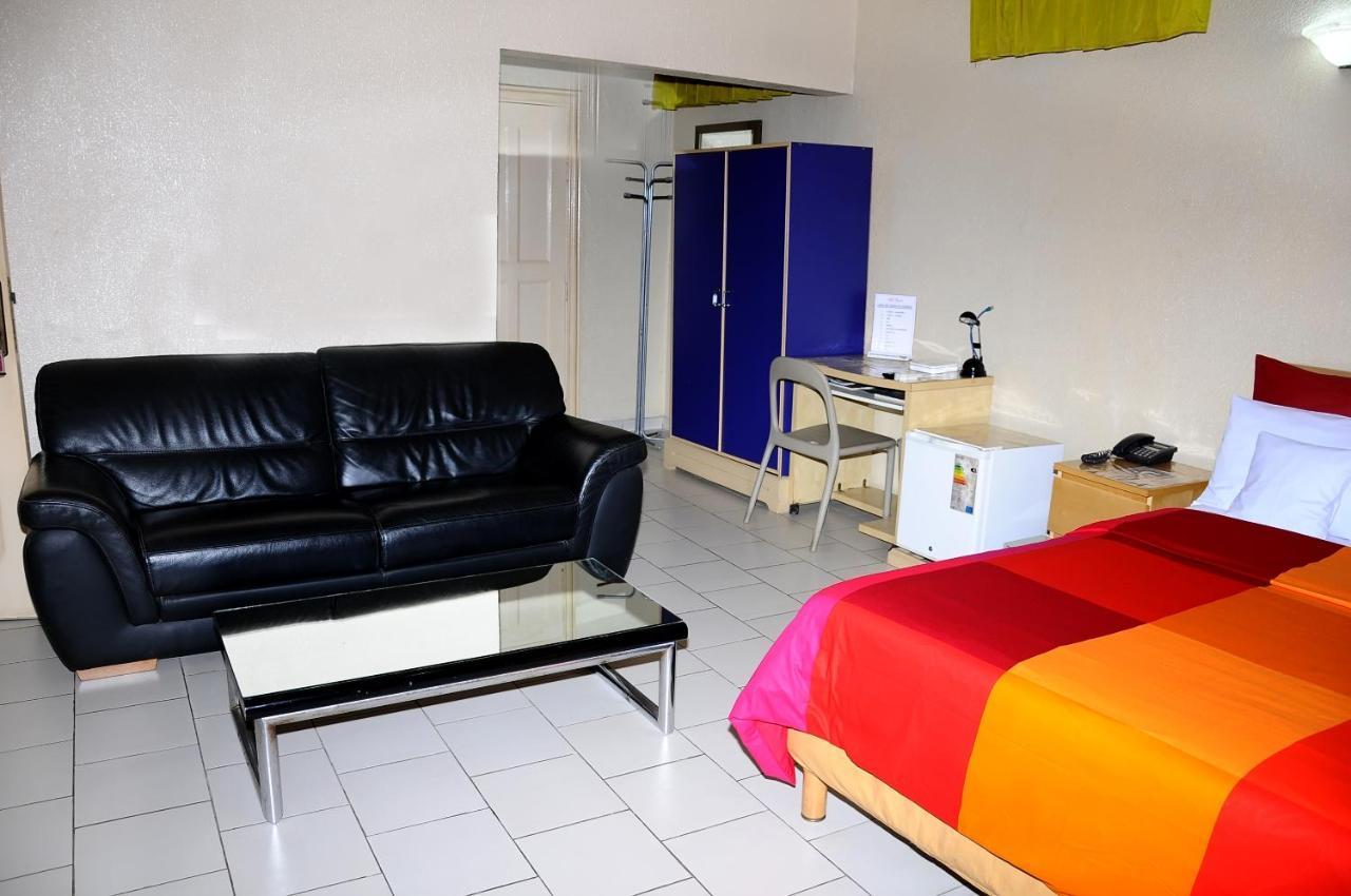 Hotel Saint Thomas โลเม ภายนอก รูปภาพ